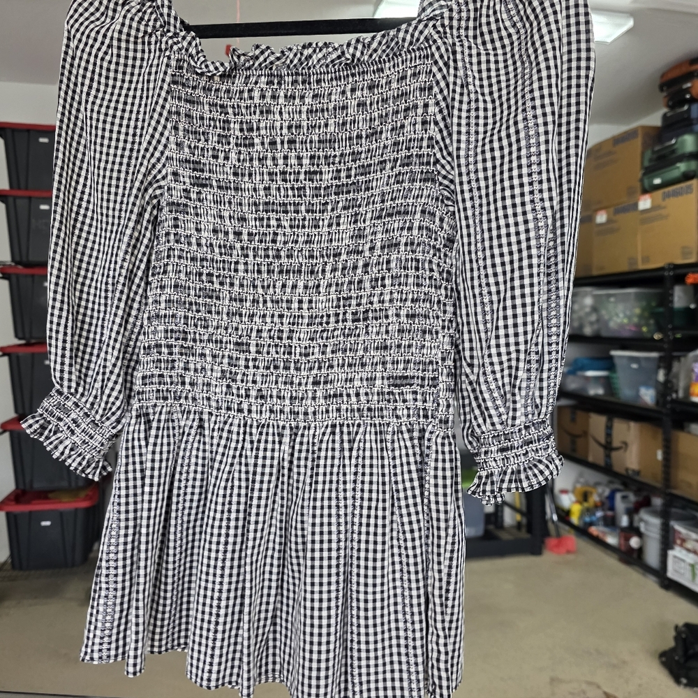 Max Studio Smocked Black & White Gingham Top Size Large - Picture 7 of 7